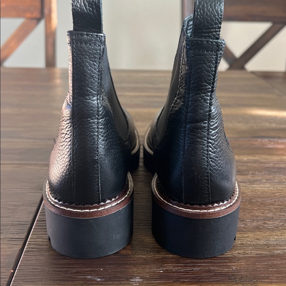 NWT Caslon Miller water resistant lug Chelsea boot size 6.5 Black. - Picture 2 of 5